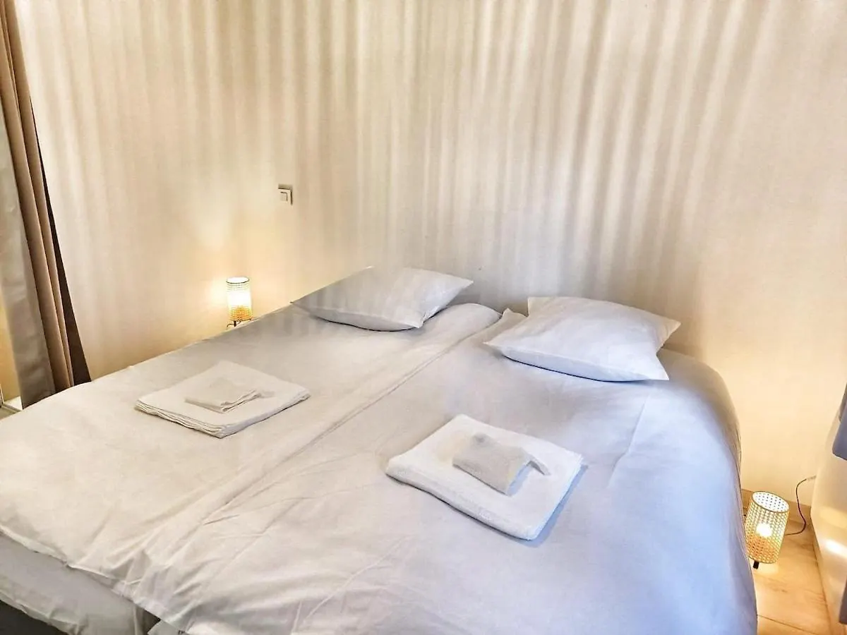 Au Sommer Des Ocres Et Des Bois - Maison T3 & Parking Roussillon en Isere Villa