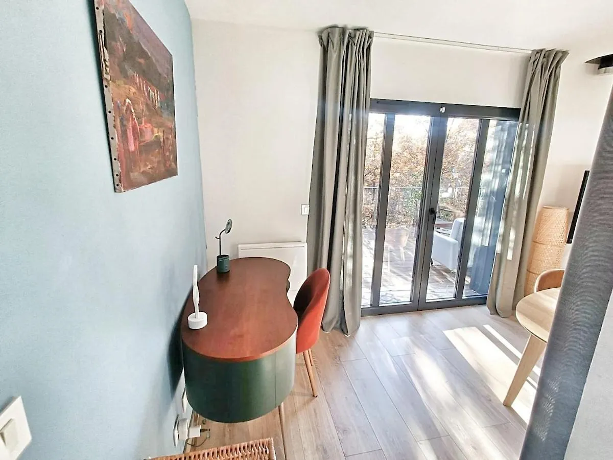 Au Sommer Des Ocres Et Des Bois - Maison T3 & Parking Roussillon en Isere