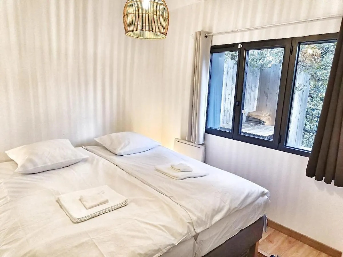 Au Sommer Des Ocres Et Des Bois - Maison T3 & Parking Roussillon en Isere France